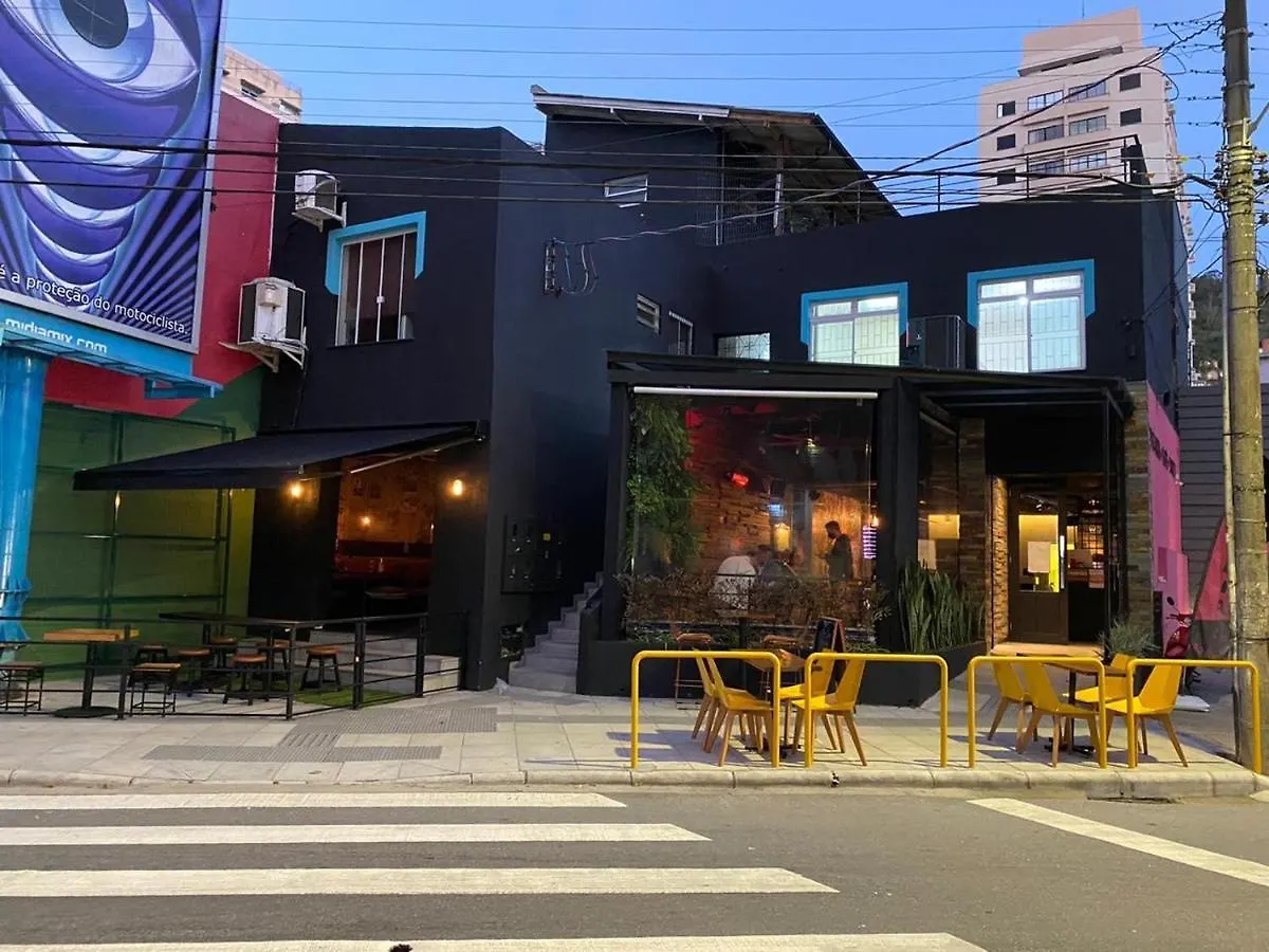 Esquina 8 Suites Confort & Hostel Флорианополис