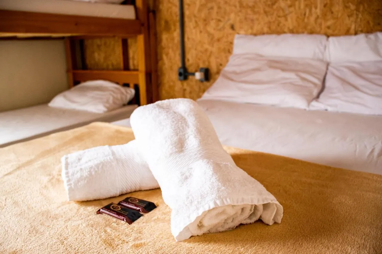 Esquina 8 Suites Confort & Hostel Флорианополис