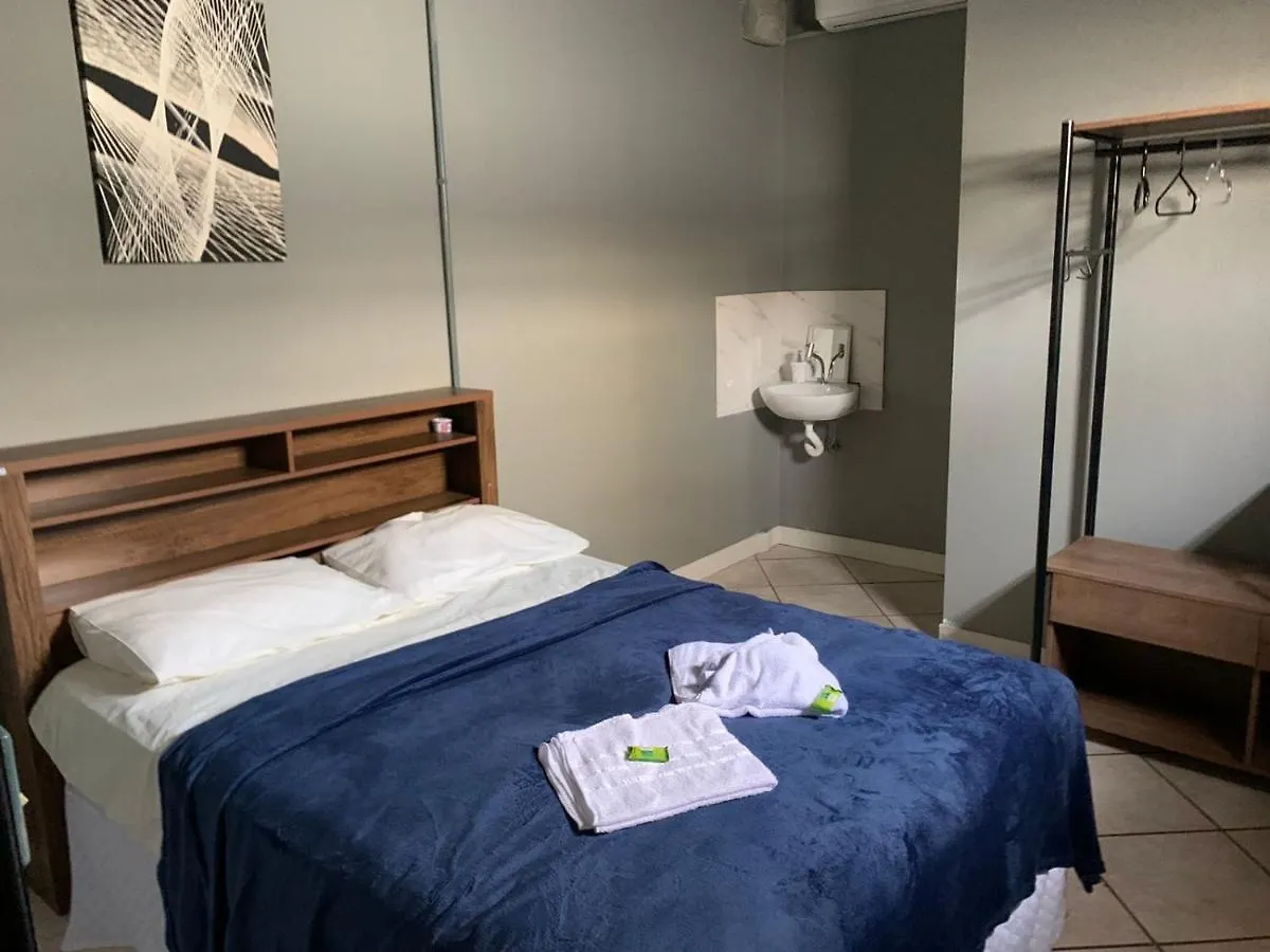 Esquina 8 Suites Confort & Hostel Флорианополис