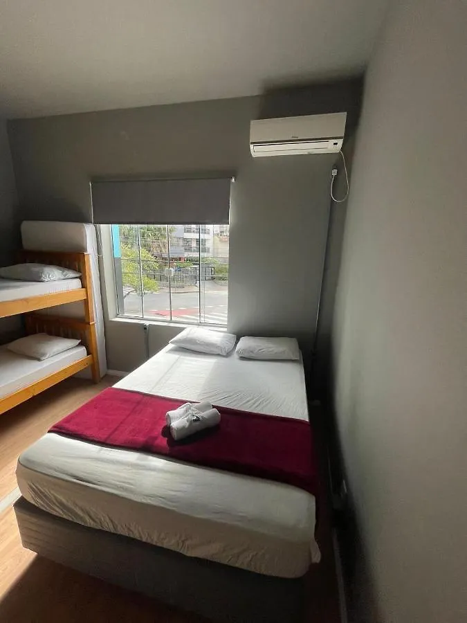 Esquina 8 Suites Confort & Hostel Флорианополис